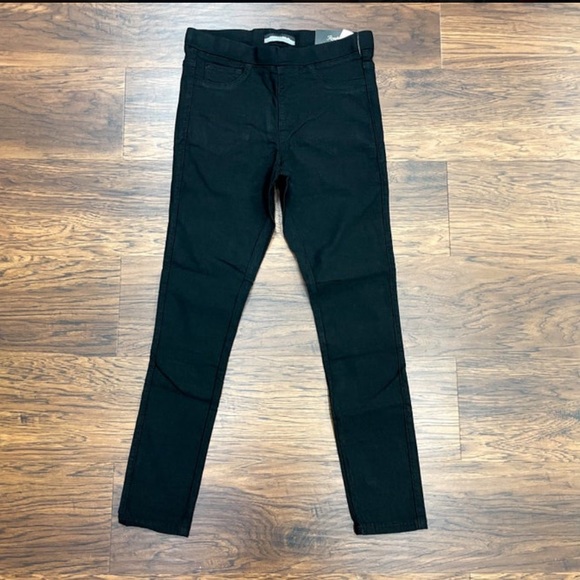 Royalty For Me Highrise Jeggings in Black - Picture 1 of 8